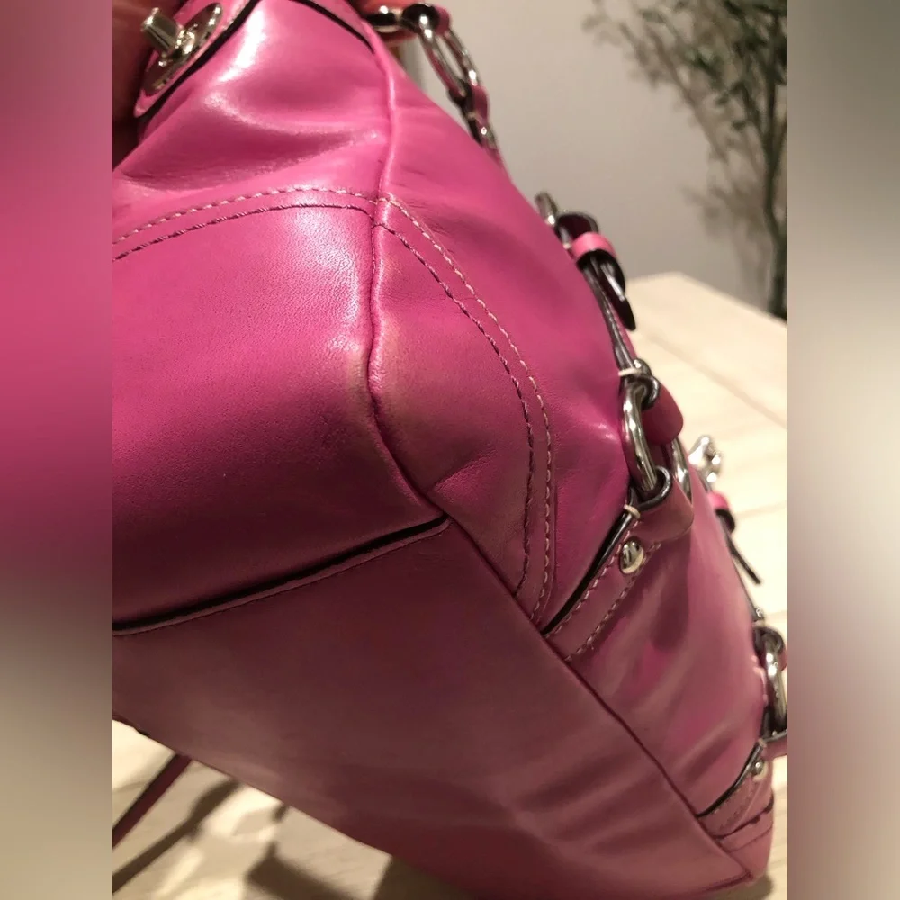 COACH F12343 PINK/MAGENTA LEATHER GALLERY EAST WEST TOTE WITH HANGTAG - Picture 8 of 16